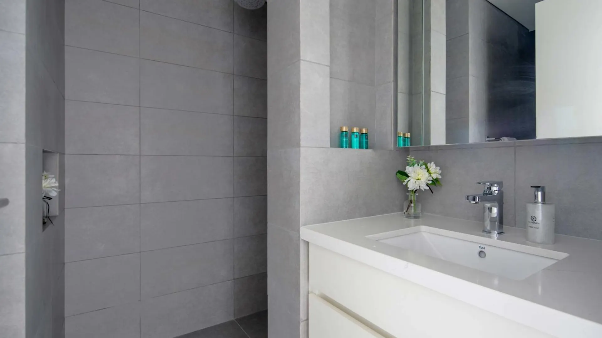 Frank Porter - Ahad Residences Dubai 0*,  United Arab Emirates