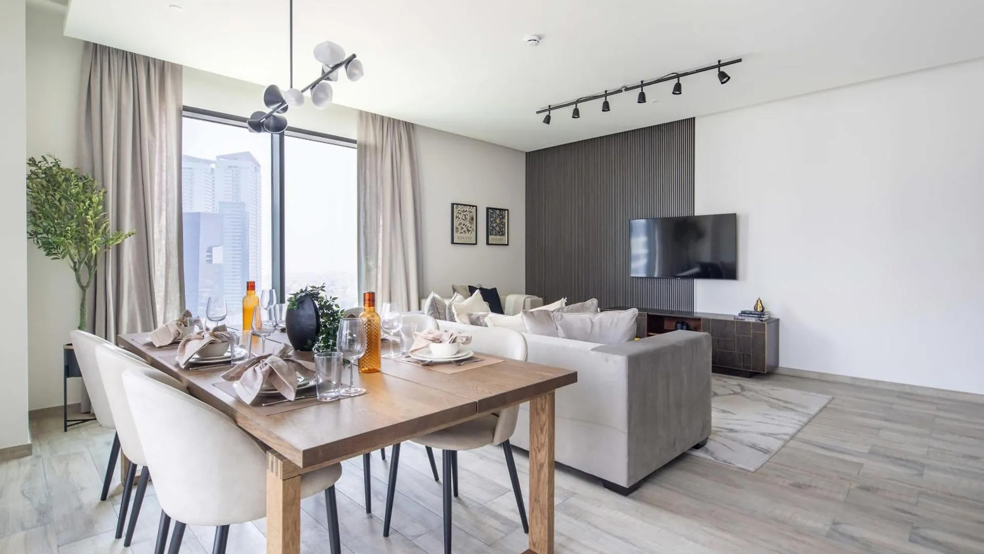 Frank Porter - Ahad Residences Dubai Apartment