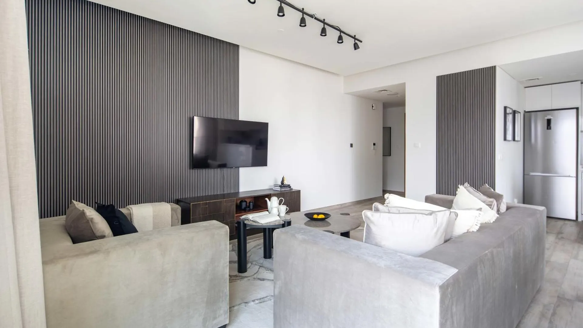 Frank Porter - Ahad Residences Dubai United Arab Emirates