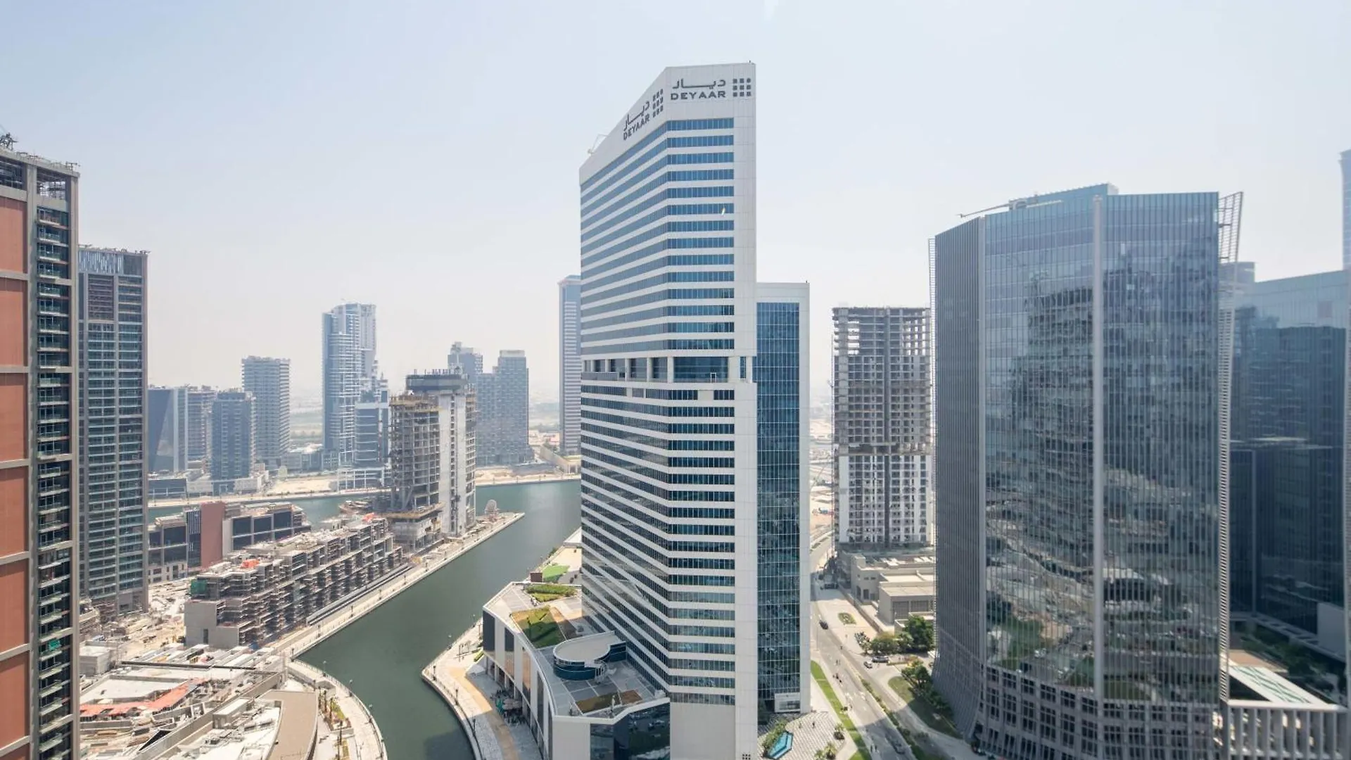 Frank Porter - Ahad Residences Dubai 0*,