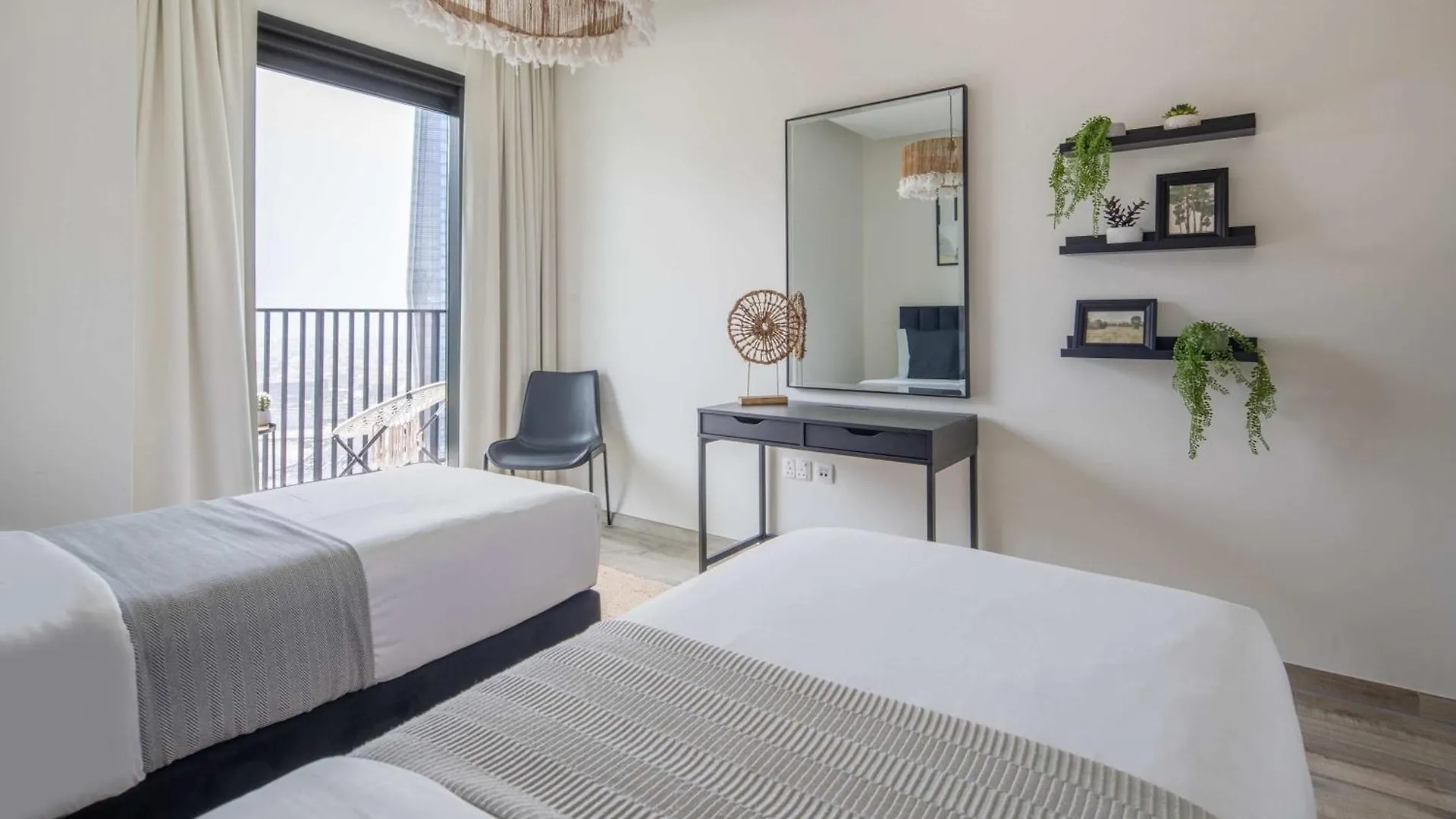 Frank Porter - Ahad Residences Dubai